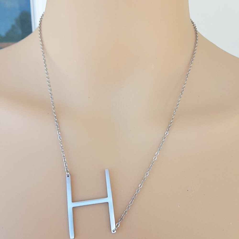 18 k gold plated, silver color Womens neckace.